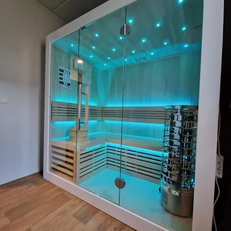 Luxe - Sauna - - *